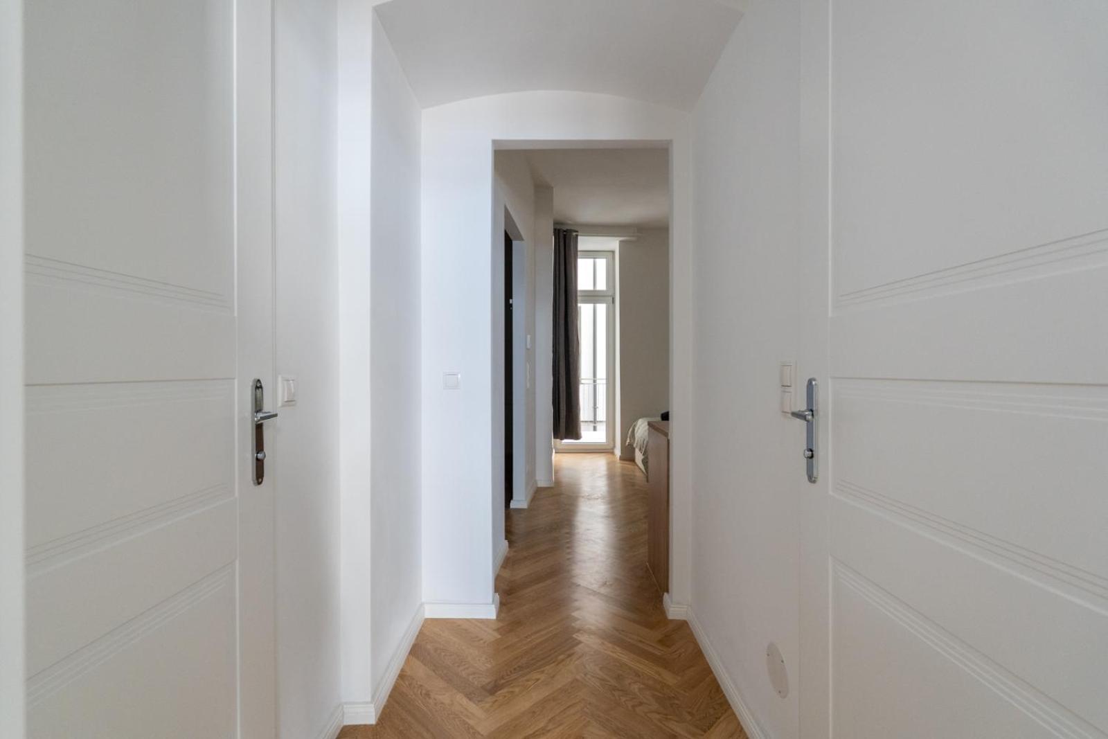 Premium With Balcony Apartment Wien