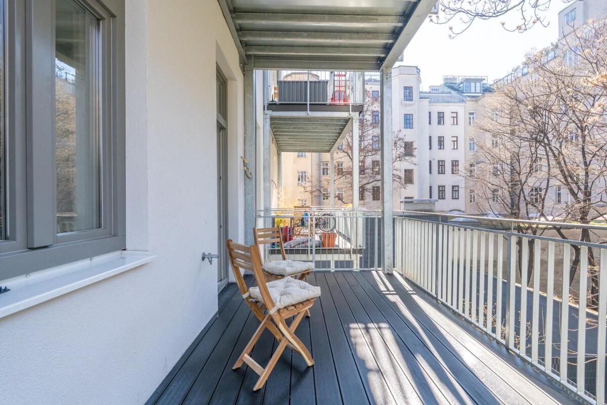 Premium With Balcony Wien