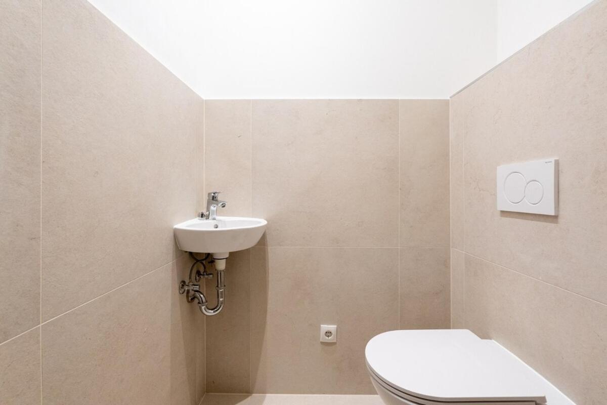 Premium With Balcony Wien